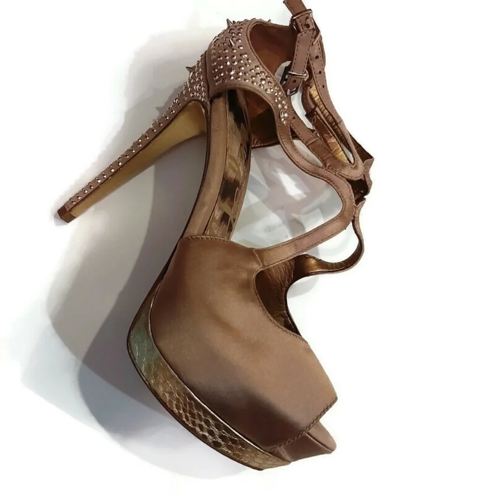 Sam Edelman Gold strappy studded Showgirl satin ankle strap platforms sz 7.5